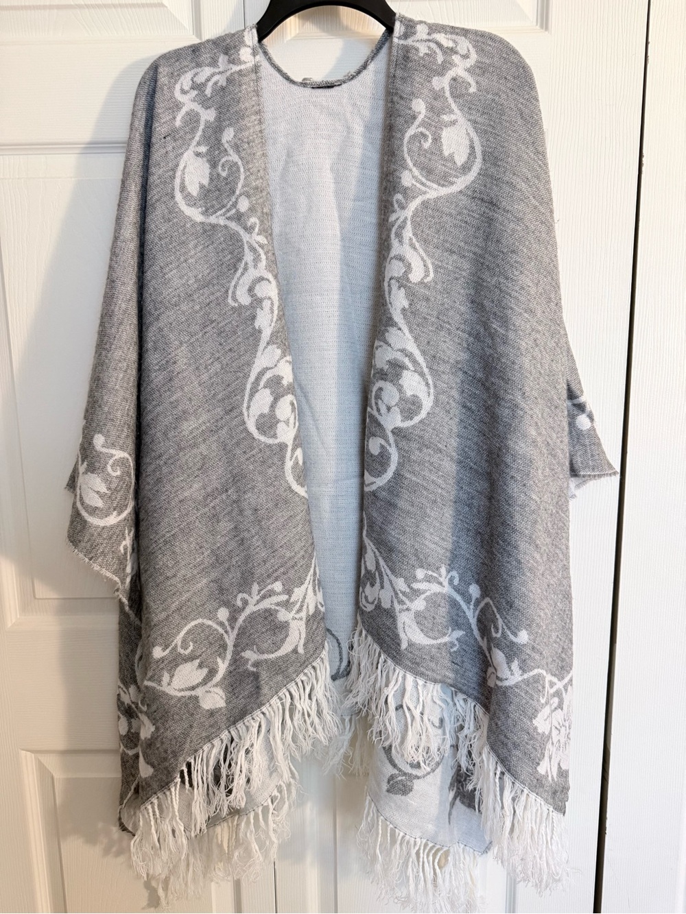 Gray & Ivory Paisley Print Fringe Poncho Wrap — One Size
